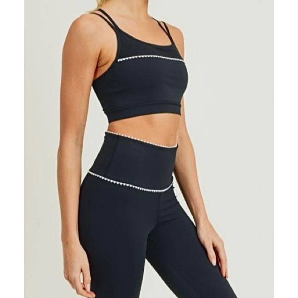 NWT! Black Mono B Micro Scallop Lace Trim Sports Bra & Leggings set - Small